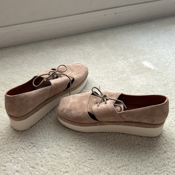 L’Amour Des Pieds Soft leather simply tie shoe - Picture 6 of 6